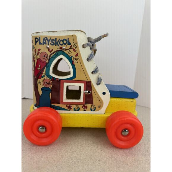 Vintage Playskool Pull‎ Toy Old Mother Who Lived in a Shoe - Picture 1 of 8